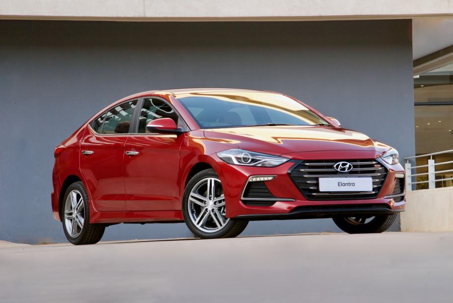  Hyundai Elantra Sport 2017 года  (ZA) (фото 2 из 4)